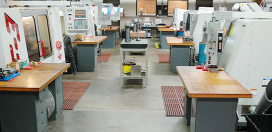 中國北車(chē)選用浦豐柜業(yè)的鉗工臺